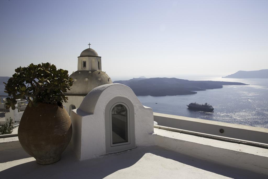 Trieris Villa & Suites Fira  Quarto foto
